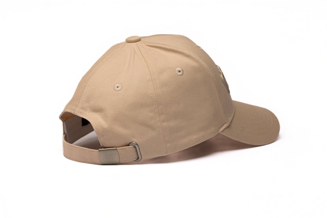 BEIGE BASEBALL CAP - BEIGE LOGO in - von WE - NO | Jetzt bei WE - NO erhältlich!