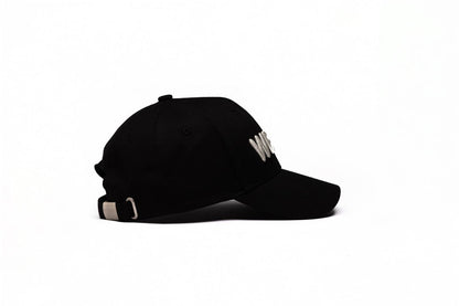 BLACK BASEBALL CAP - WHITE LOGO in - von WE - NO | Jetzt bei WE - NO erhältlich!