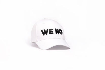 WHITE BASEBALL CAP - BLACK LOGO in - von WE - NO | Jetzt bei WE - NO erhältlich!
